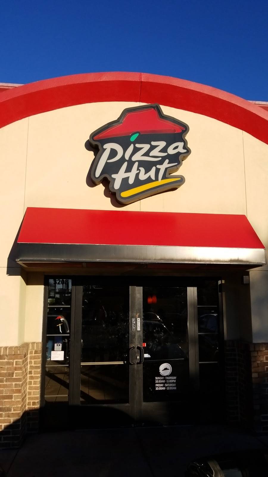 Pizza Hut | restaurant | 3208 SE Loop 820, Forest Hill, TX 76140, USA | 8175511022 OR +1 817-551-1022