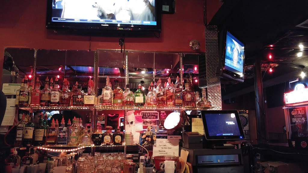 Bourbon and Brews Bar & Grille | restaurant | 2931 George Dieter Dr i, El Paso, TX 79936, USA | 9153134610 OR +1 915-313-4610