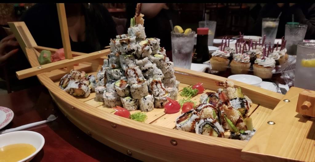 Yums asian bistro | restaurant | 2501 N Charles St, Baltimore, MD 21218, USA | 4108892828 OR +1 410-889-2828