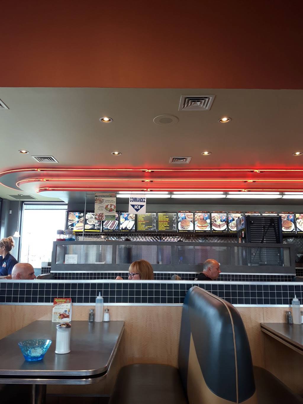 Restaurant Pataterie La Belle Province | restaurant | 1010 Montée Masson, Mascouche, QC J7K 2L7, Canada | 4509661900 OR +1 450-966-1900