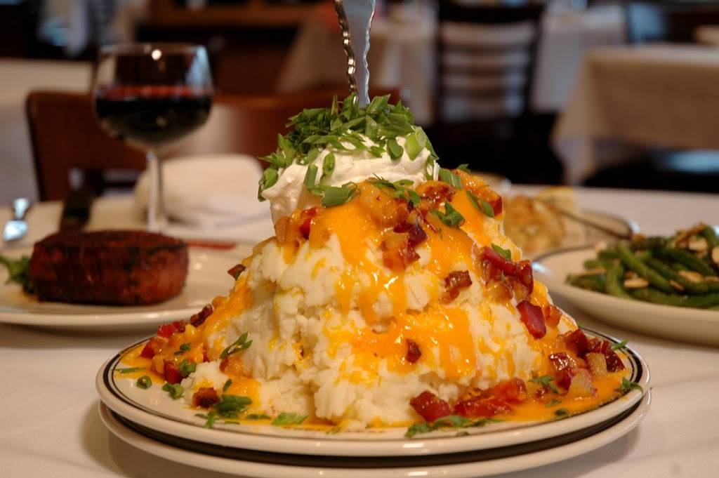 Kaminskis Chop House | restaurant | 1000 Chula Vista Pkwy, Wisconsin Dells, WI 53965, USA | 6082542001 OR +1 608-254-2001