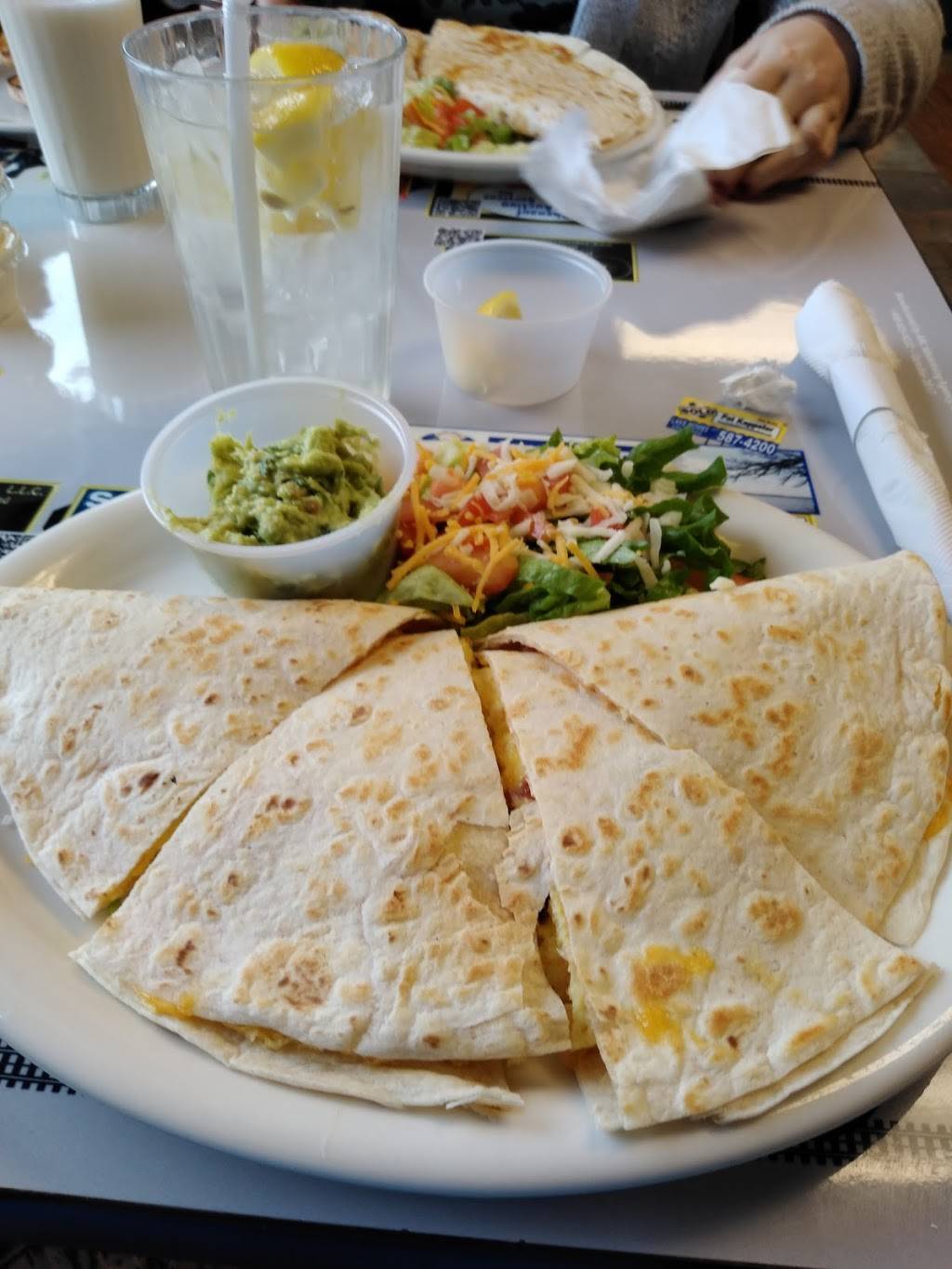 Whistle Stop Cafe | restaurant | 15 Grand Ave, Fox Lake, IL 60020, USA | 8475875654 OR +1 847-587-5654