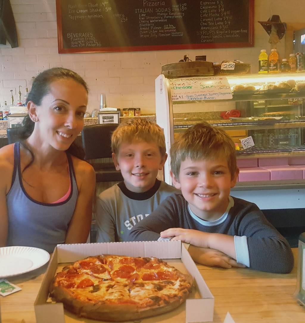 Pines Village Bakery-Pizzeria | restaurant | 54362 Rd 432, Bass Lake, CA 93604, USA | 5596415550 OR +1 559-641-5550