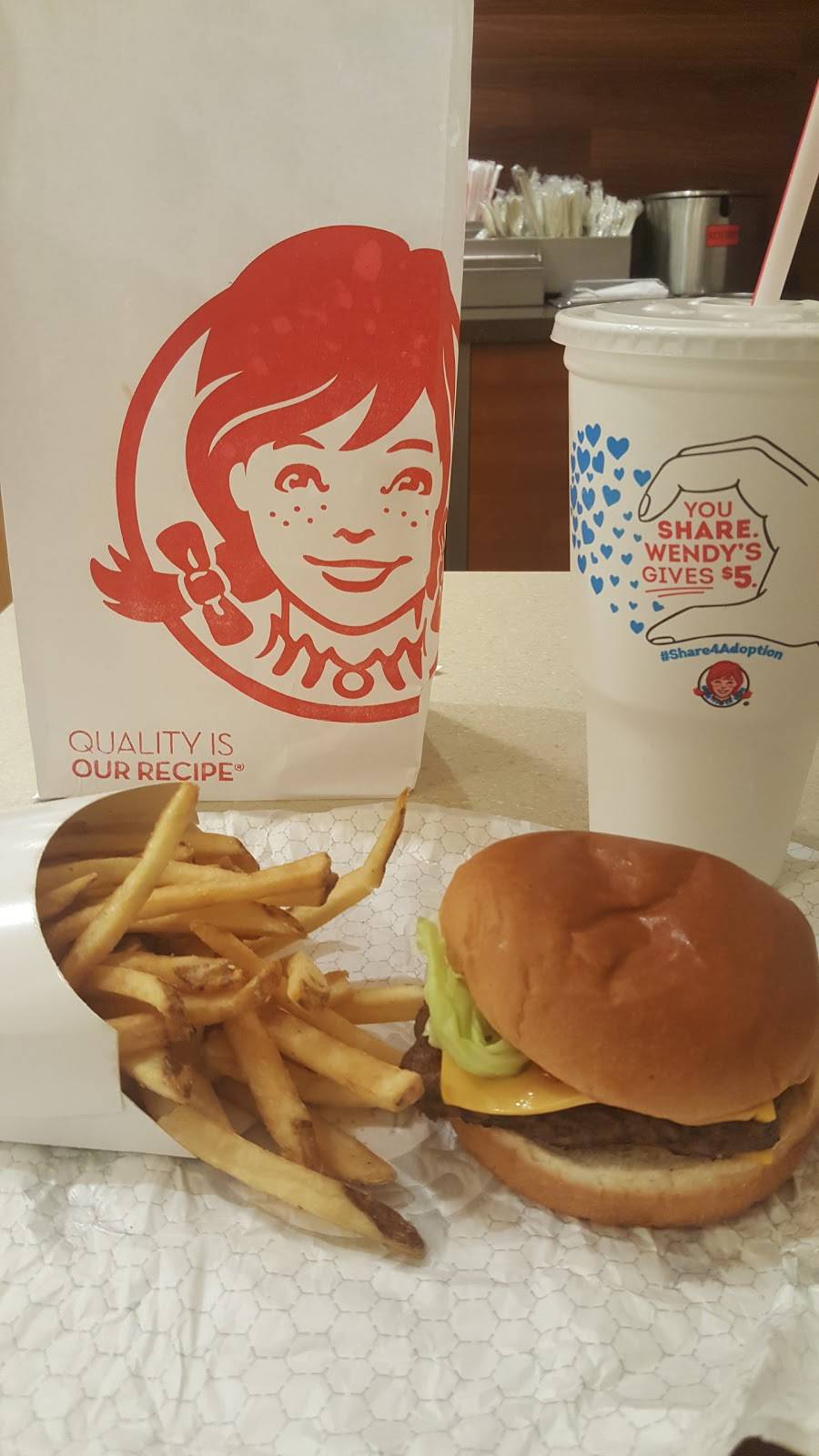 Wendys | restaurant | 1513 Chestnut St, Philadelphia, PA 19102, USA | 2155694087 OR +1 215-569-4087