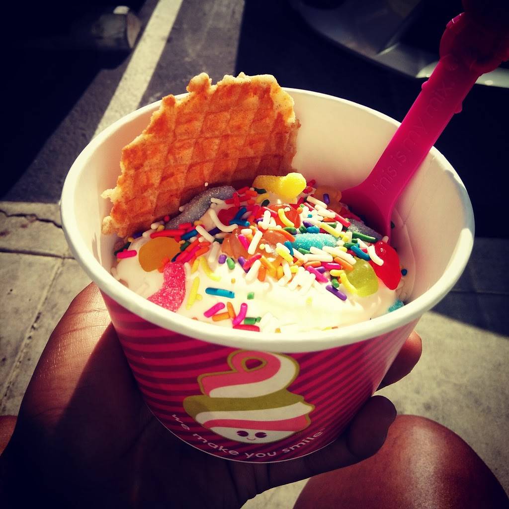 Menchies Frozen Yogurt | bakery | 2515 Artesia Blvd Ste E, Redondo Beach, CA 90278, USA | 3103704888 OR +1 310-370-4888