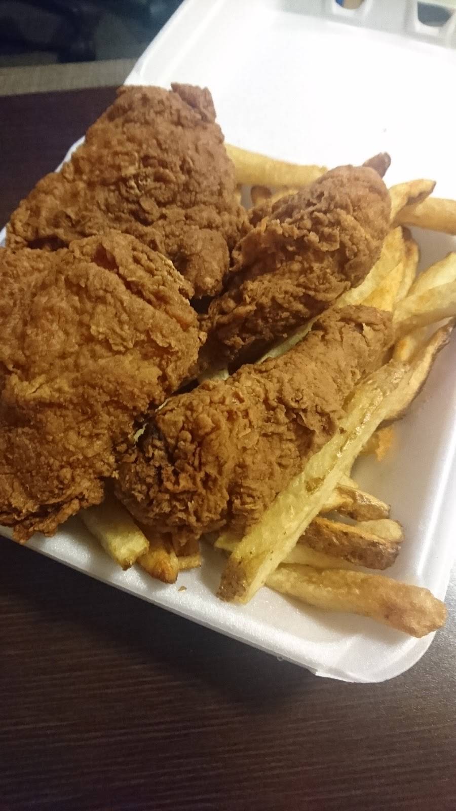 Chesters Chicken & Fish | restaurant | 771 Southdale Rd E, London, ON N6E 2C6, Canada | 5194711100 OR +1 519-471-1100