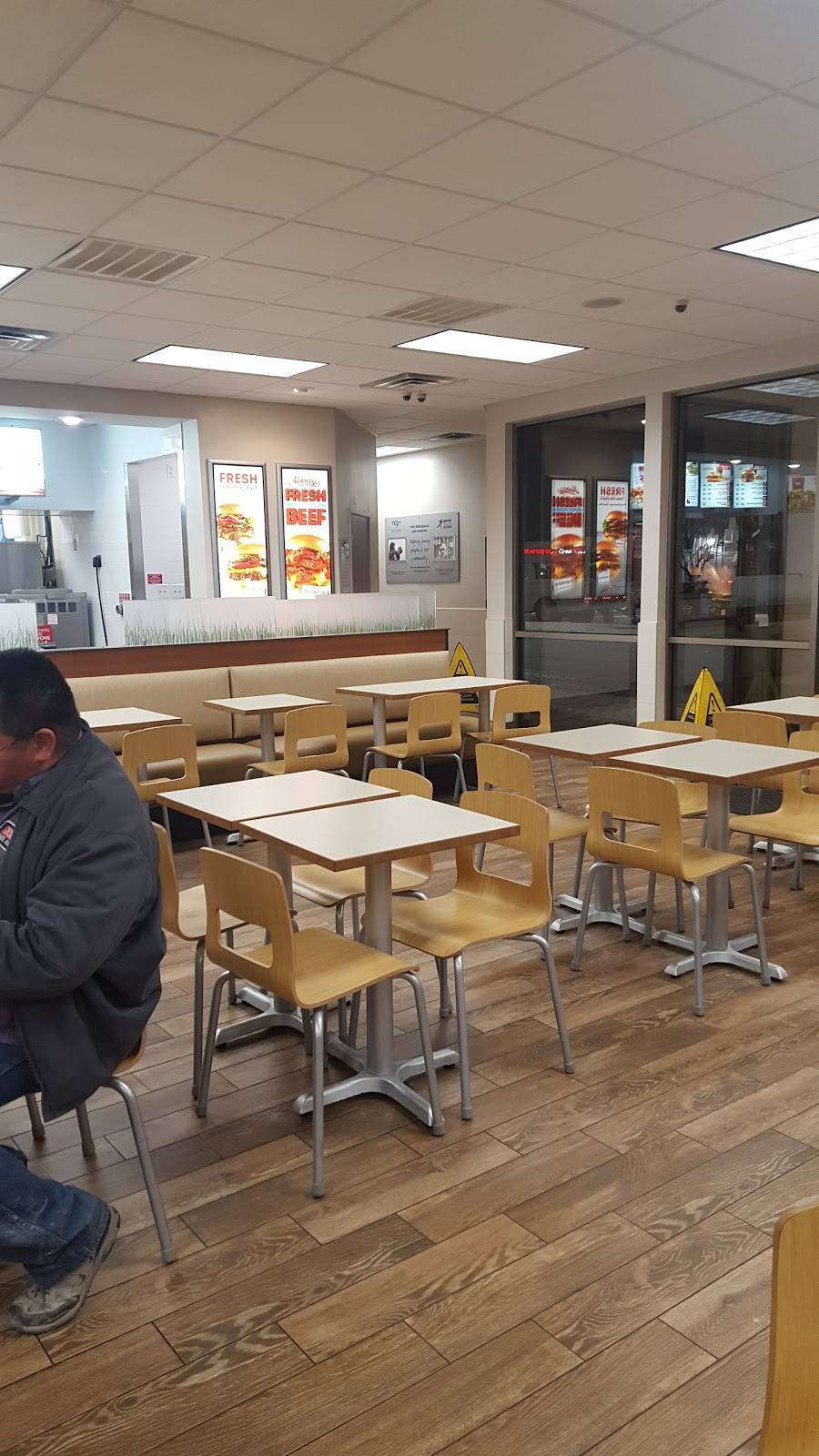 Wendys | restaurant | 200 Shawnee Mall Dr, Shawnee, OK 74804, USA | 4054324591 OR +1 405-432-4591