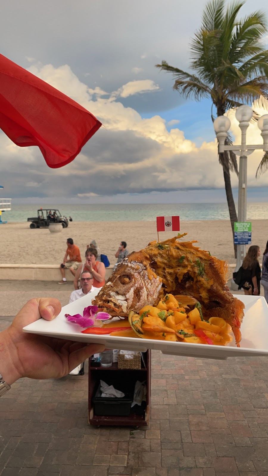 7 Tables On The Beach | restaurant | 600 N Surf Rd, Hollywood, FL 33019, USA | 8572189129 OR +1 857-218-9129