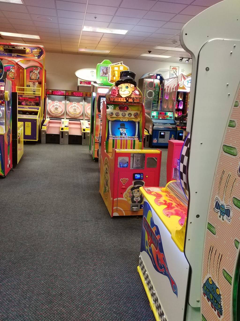 Chuck E. Cheeses | restaurant | 910 Renz Ln, Gilroy, CA 95020, USA | 4088461313 OR +1 408-846-1313