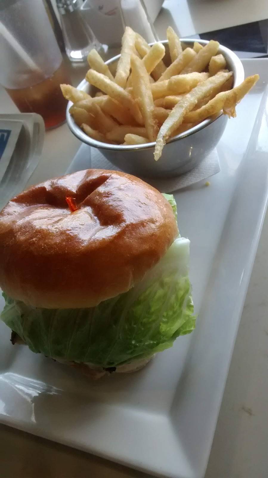 Element Lounge and Restaurant | restaurant | 50 Norfinch Dr, North York, ON M3N 1X1, Canada | 4166639502 OR +1 416-663-9502