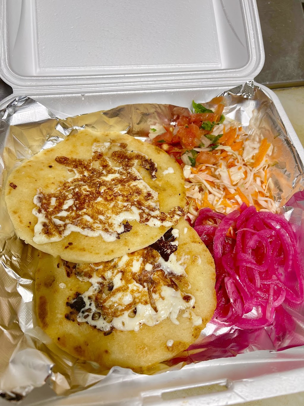 El changarro HonduMex | restaurant | 7030 Branching Ct, San Antonio, TX 78239, USA | 7268882453 OR +1 726-888-2453