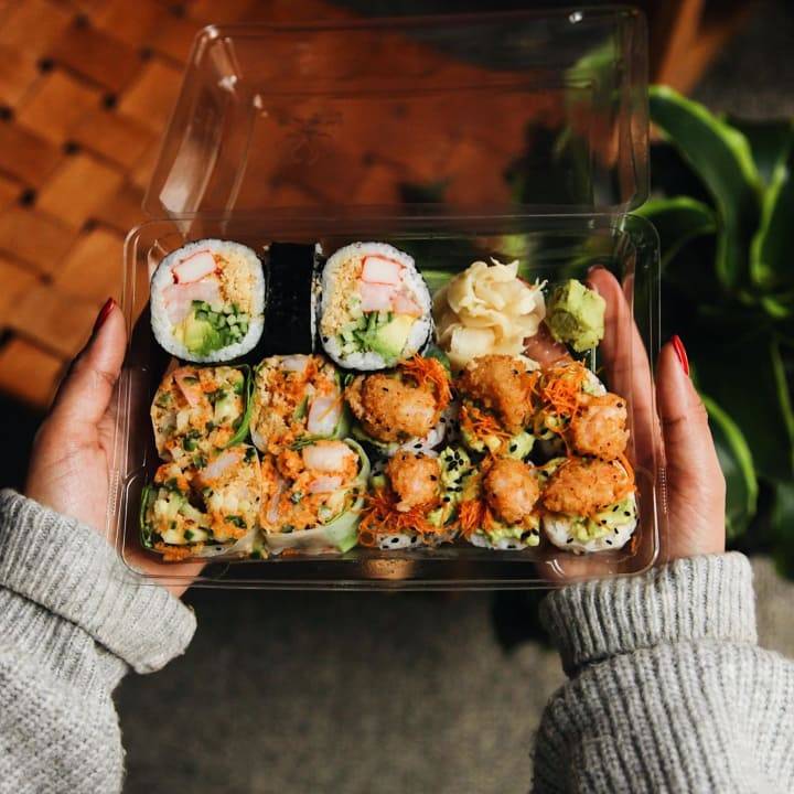 Sushi Shop | restaurant | 2808 Boulevard Saint-Charles, Kirkland, QC H9H 3B6, Canada | 5146740868 OR +1 514-674-0868