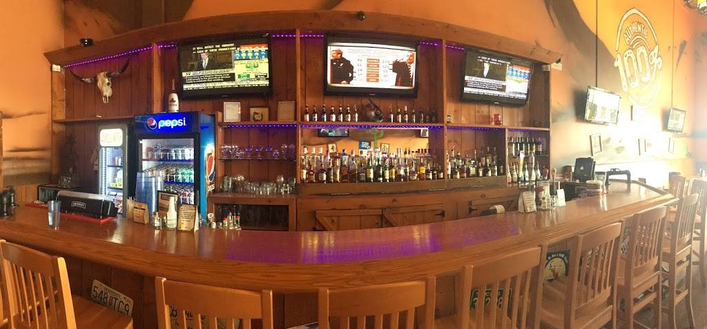 Wild Wing | restaurant | 5955 Latimer Dr #4, Mississauga, ON L5V 0B7, Canada | 9058171444 OR +1 905-817-1444