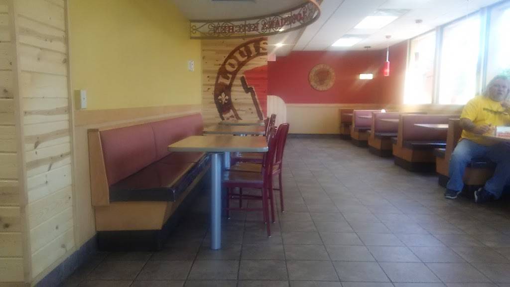 Popeyes Louisiana Kitchen | restaurant | 2877 Target Dr, St. Louis, MO 63136, USA | 3147412600 OR +1 314-741-2600