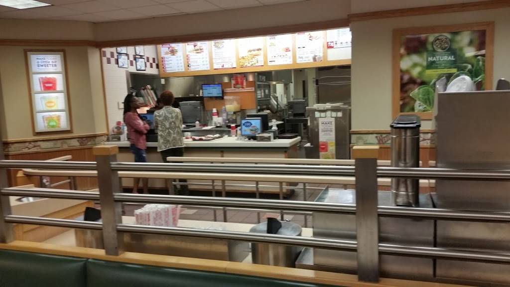 Wendys | restaurant | 2545 Cong W L Dickinson Dr, Montgomery, AL 36109, USA | 3342790436 OR +1 334-279-0436
