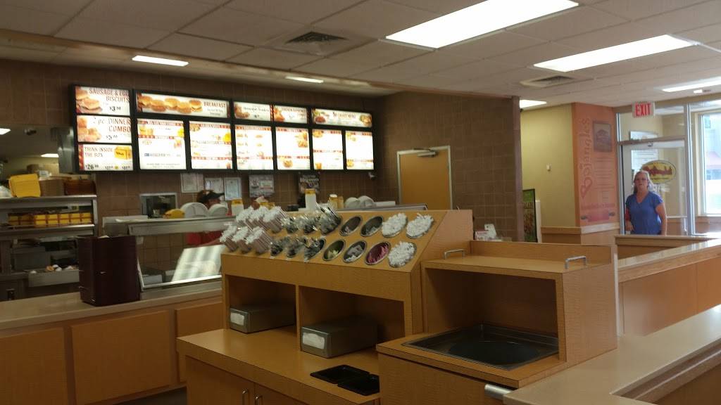 Bojangles Famous Chicken n Biscuits | restaurant | 3351 Commander Shepard Boulevard, Hampton, VA 23666, USA | 7573258256 OR +1 757-325-8256