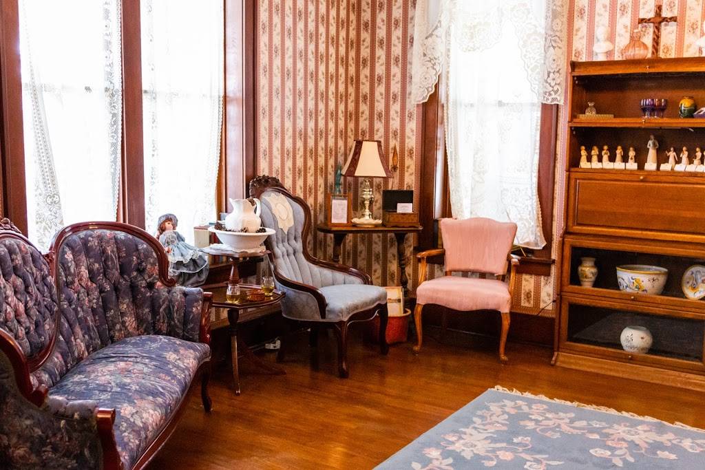 Whispering Pines Bed & Breakfast | restaurant | 2018 6th Ave, Nebraska City, NE 68410, USA | 4028735850 OR +1 402-873-5850