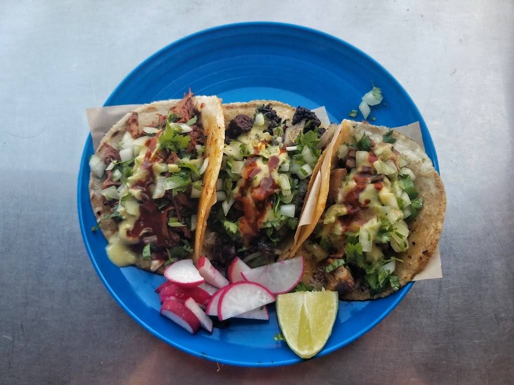 Uno Mas | restaurant | 2329 NE Glisan St, Portland, OR 97232, USA | 5032082764 OR +1 503-208-2764