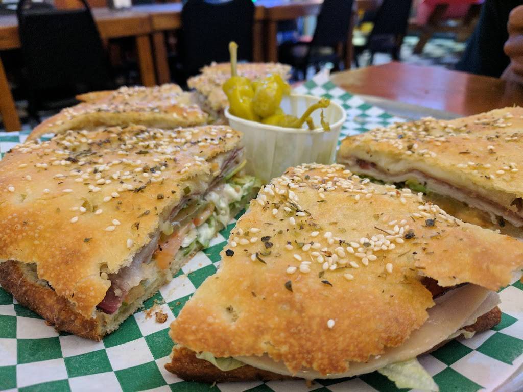 Pizza Barn | restaurant | 2021 Foothill Blvd, La Verne, CA 91750, USA | 9093925555 OR +1 909-392-5555