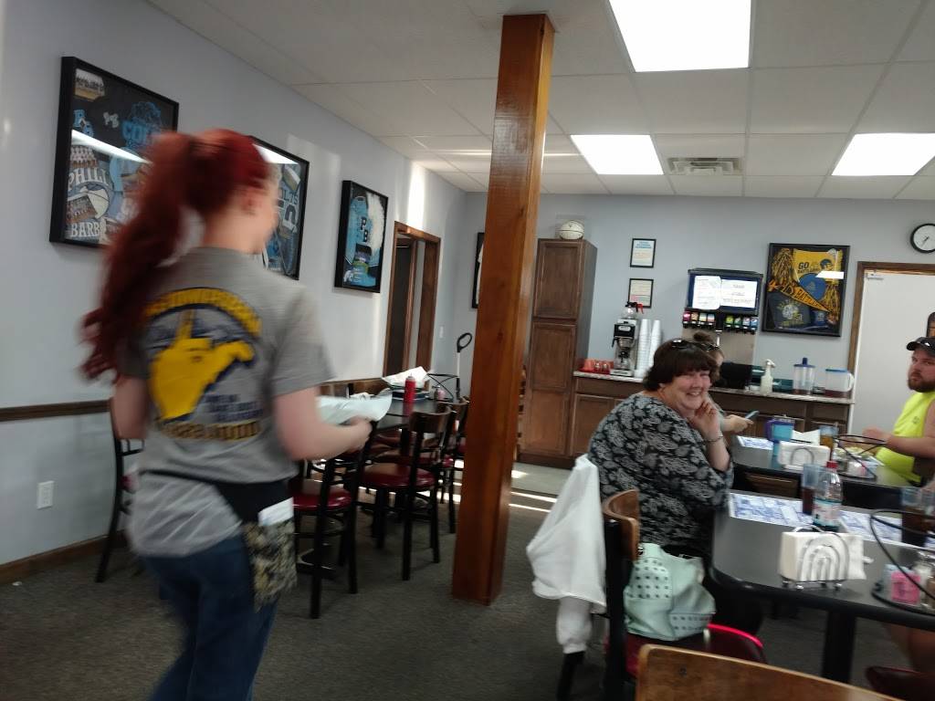 Hometown Pizzeria | restaurant | 101 Crim Ave, Belington, WV 26250, USA | 3048231000 OR +1 304-823-1000