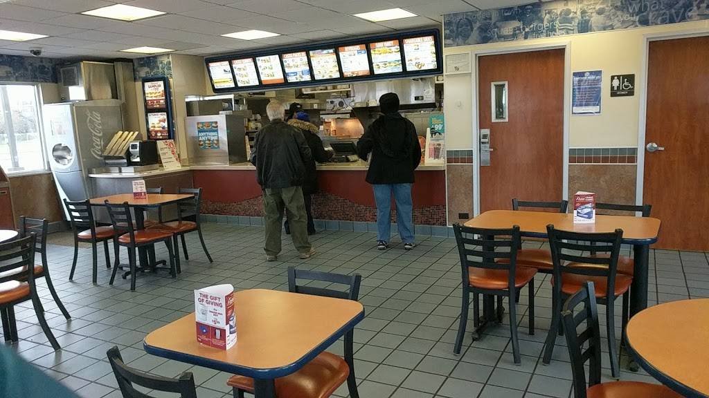 White Castle | restaurant | 840 W North Ave, Melrose Park, IL 60160, USA | 7083435486 OR +1 708-343-5486