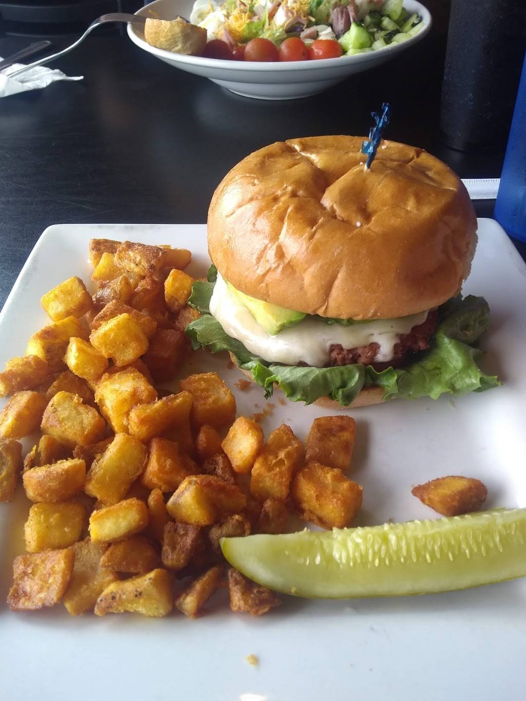 Lumberyard Bar & Grill | restaurant | 1651 N Central Ave, Marshfield, WI 54449, USA | 7153871920 OR +1 715-387-1920