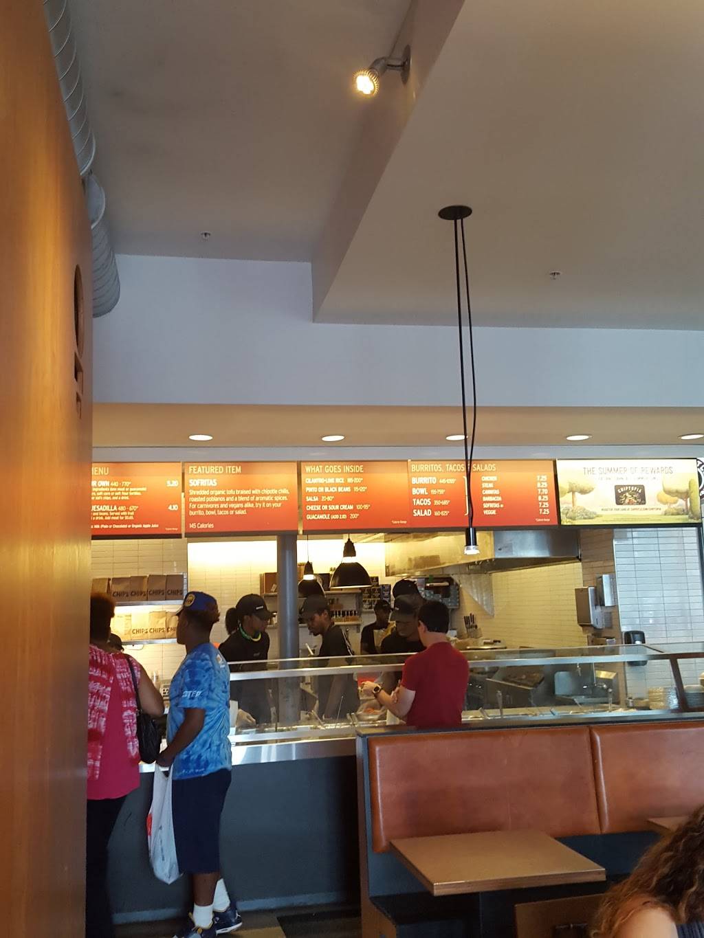 Chipotle Mexican Grill | restaurant | 2034 Green Acres Mall, Valley Stream, NY 11581, USA | 5165370001 OR +1 516-537-0001