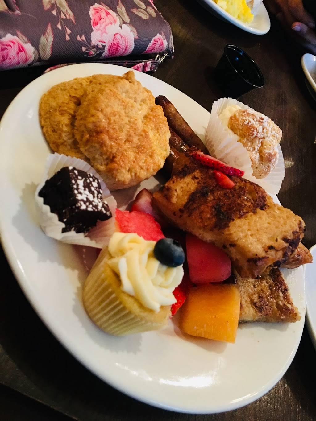 Bonnie Ruths Neighborhood Bistro | restaurant | 6959 Lebanon Rd, Frisco, TX 75034, USA | 2147057775 OR +1 214-705-7775