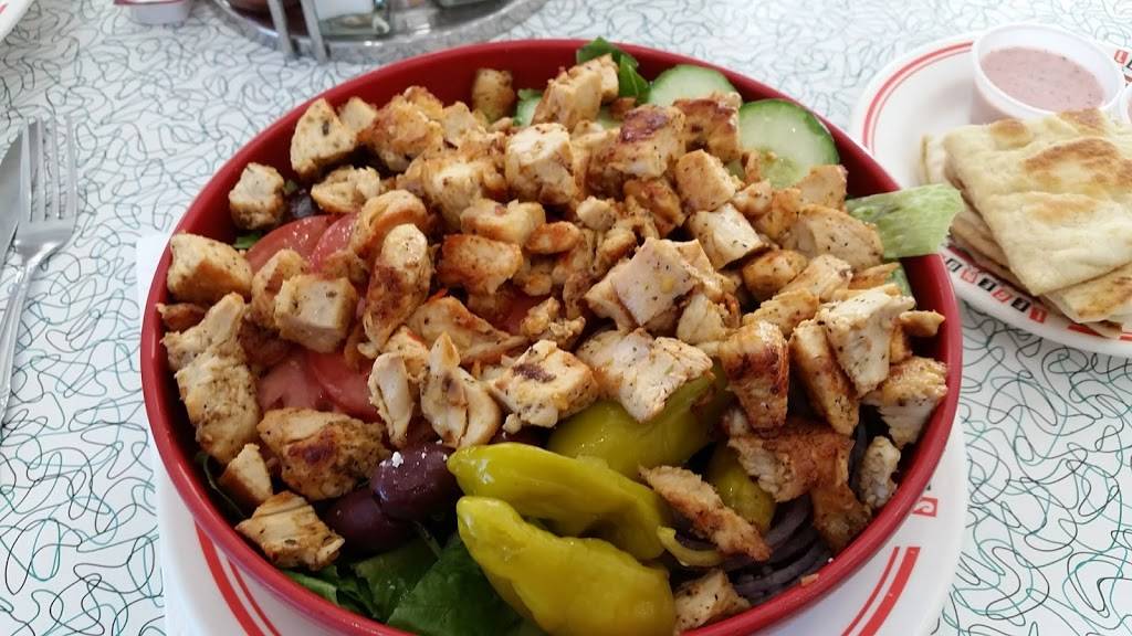 Legends Grill | restaurant | 11123 E Jefferson Ave, Detroit, MI 48214, USA | 3133314000 OR +1 313-331-4000