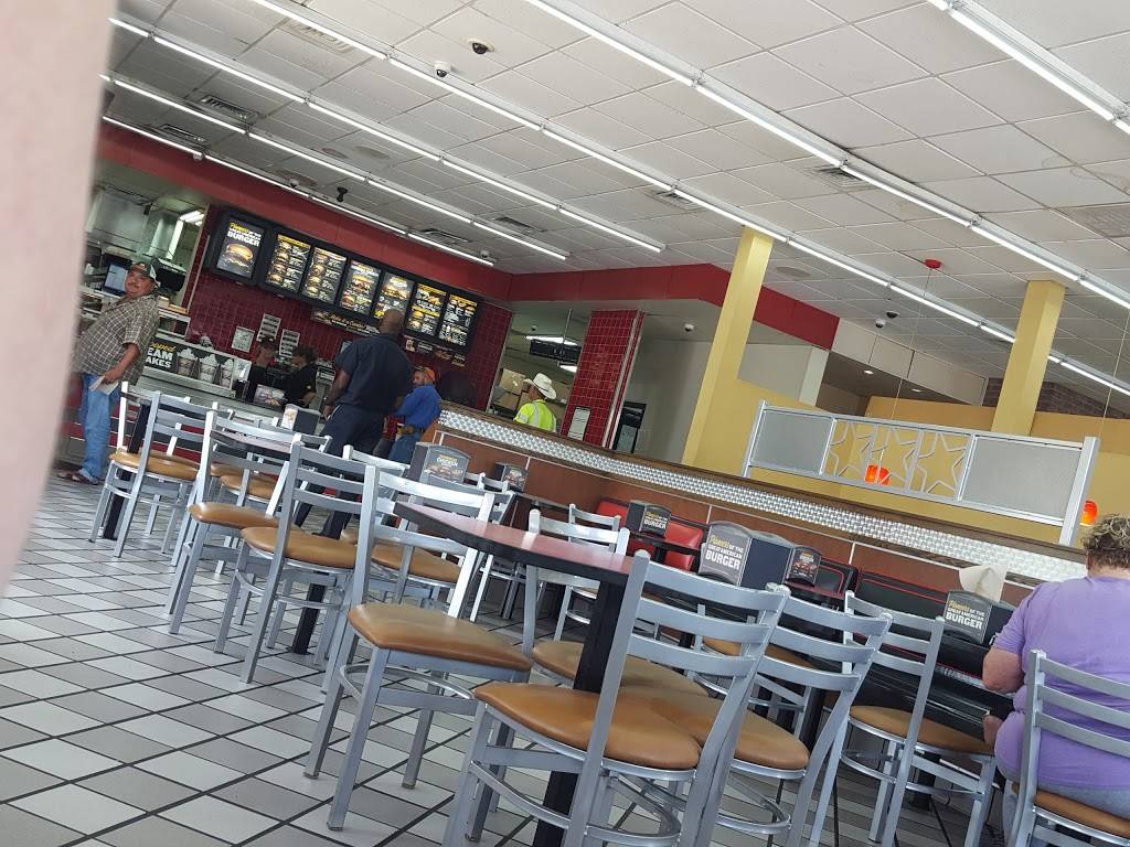 Hardees | restaurant | 43 E C 470, Lake Panasoffkee, FL 33538, USA | 3527931111 OR +1 352-793-1111