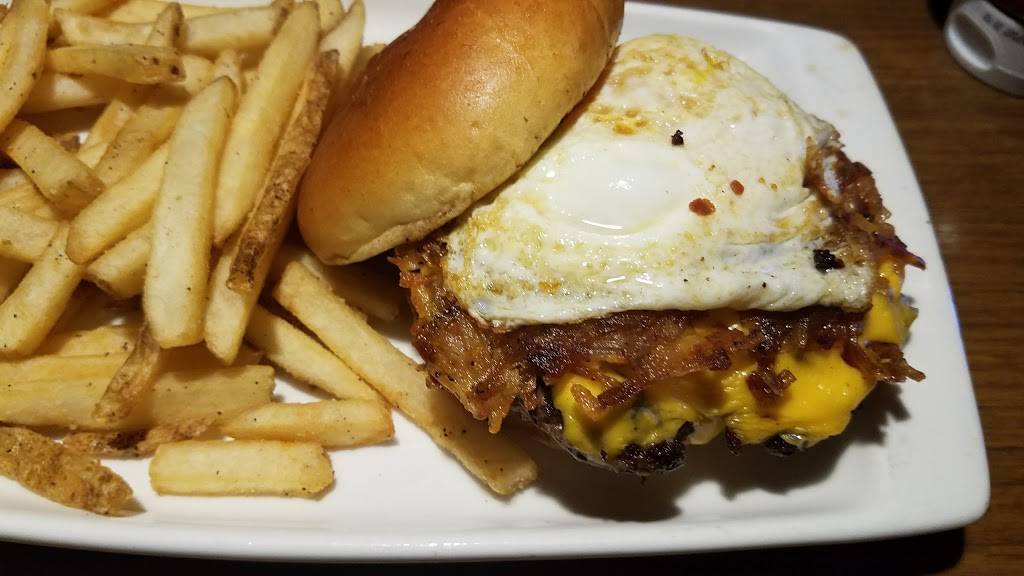 Applebees Grill + Bar | restaurant | 3005 W Kimberly Rd, Davenport, IA 52806, USA | 5634458646 OR +1 563-445-8646