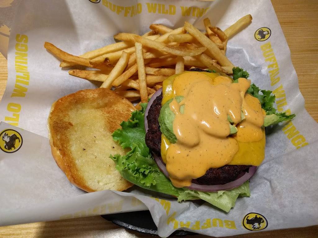Buffalo Wild Wings | meal takeaway | 250 Granite St #1025B, Braintree, MA 02184, USA | 7818430753 OR +1 781-843-0753