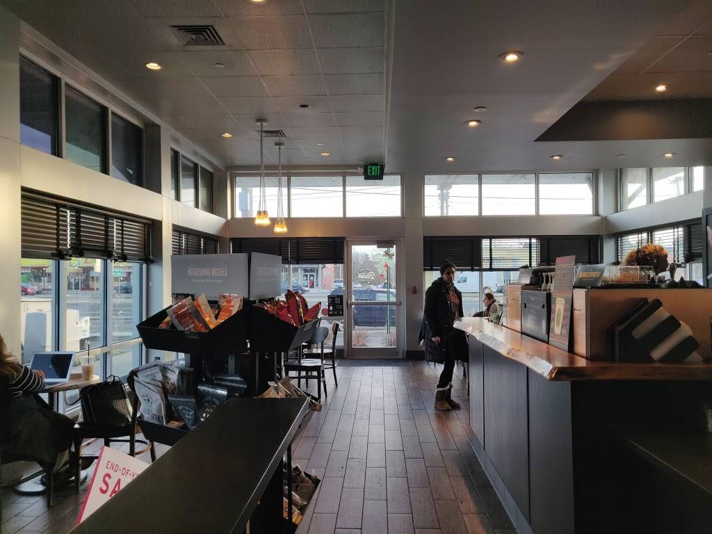 Starbucks | cafe | 2693 Hempstead Turnpike, Levittown, NY 11756, USA | 5167965609 OR +1 516-796-5609