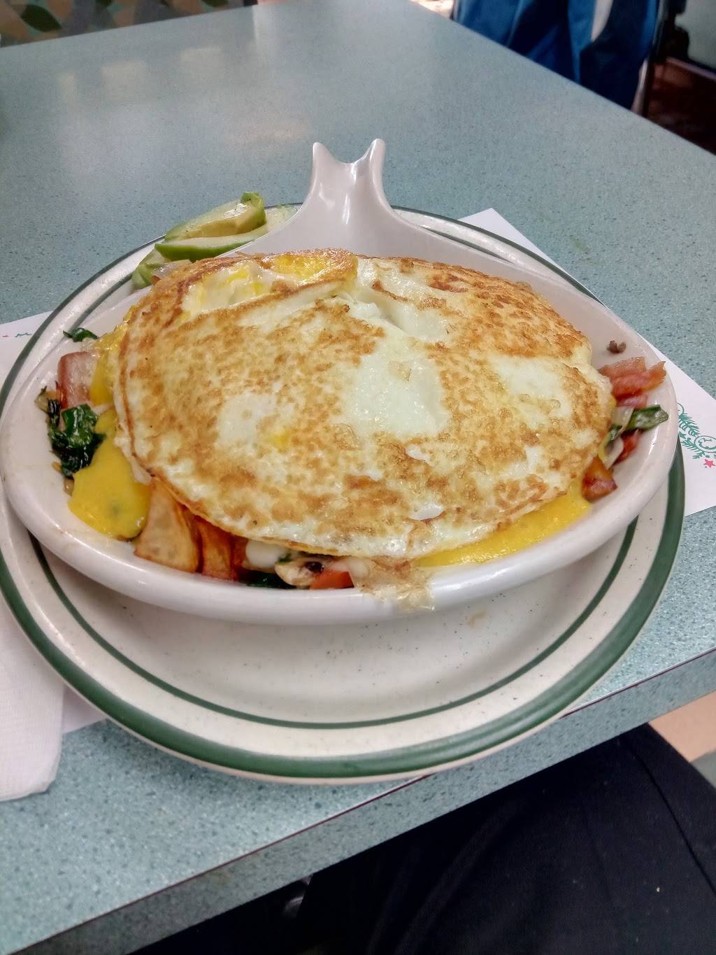 Peacock Family Restaurant | restaurant | 2670 Belvidere Rd, Waukegan, IL 60085, USA | 8476623333 OR +1 847-662-3333