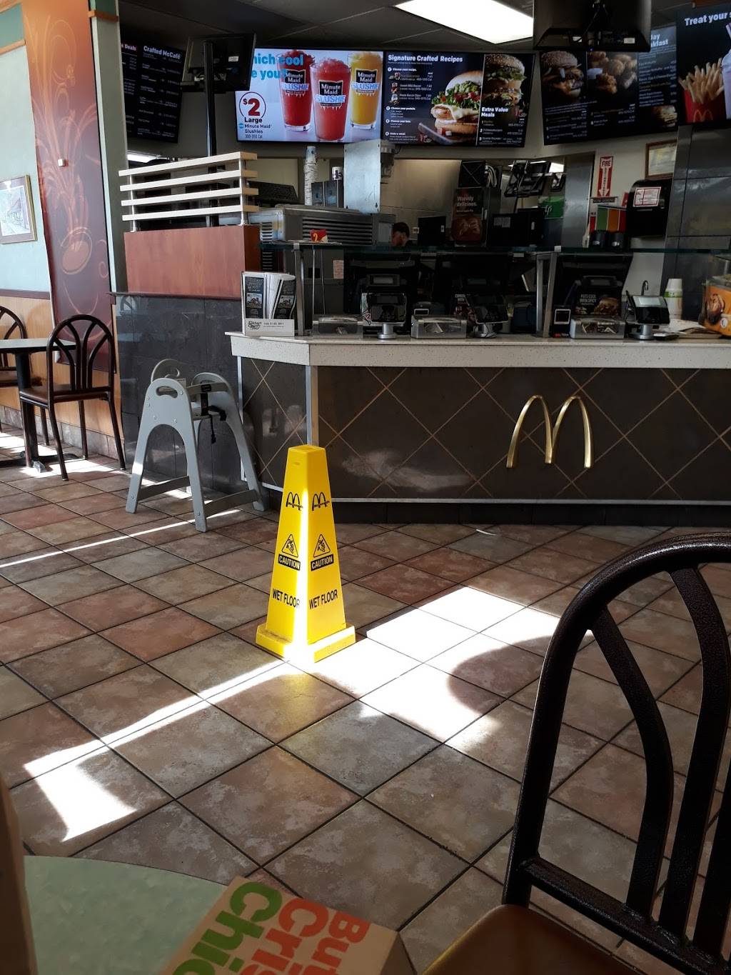 McDonalds | cafe | 1010 E Waterford St, Wakarusa, IN 46573, USA | 5748627962 OR +1 574-862-7962