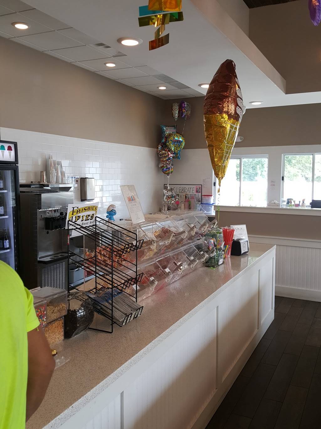 Frisbies Dairy Barn | restaurant | 951 Farmington Ave, New Britain, CT 06053, USA | 8603572520 OR +1 860-357-2520