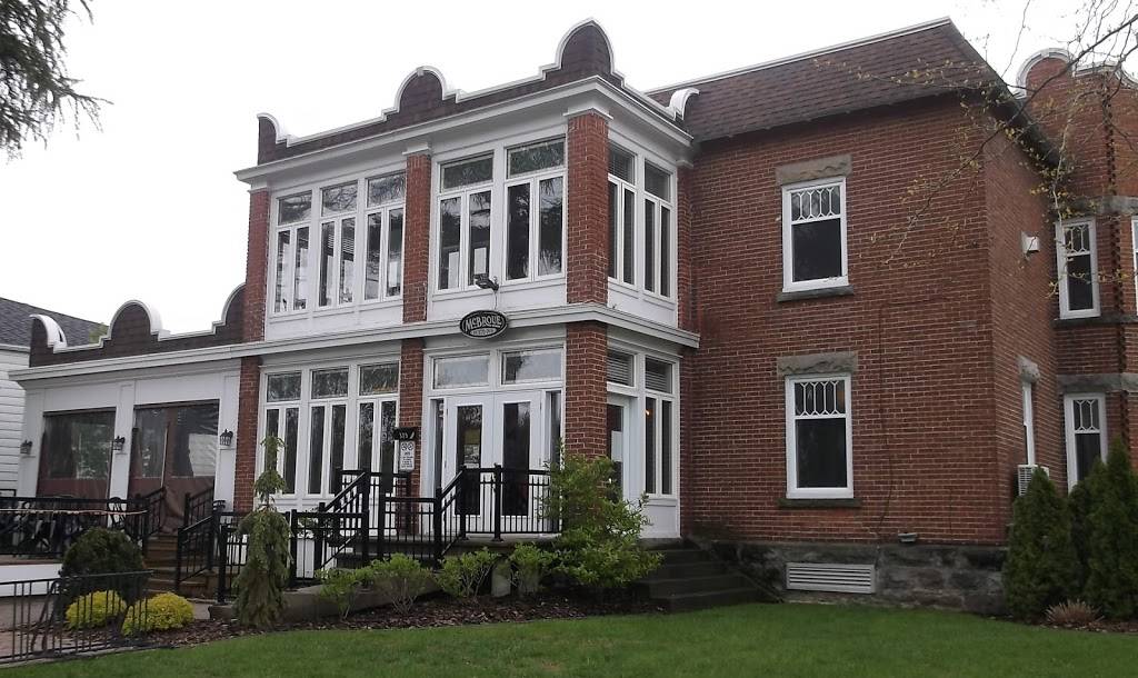 Resto Pub McBroue | restaurant | 329 Rue Victoria, Salaberry-de-Valleyfield, QC J6T 1B3, Canada | 4503710770 OR +1 450-371-0770