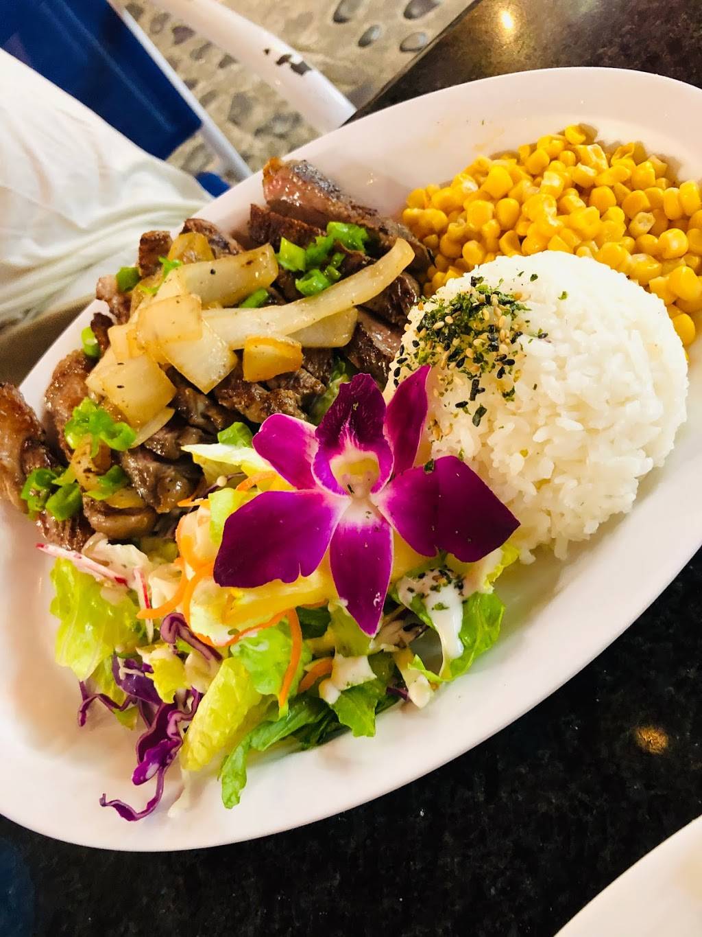 BLUE Water Shrimp | restaurant | Rainbow Bazaar 1st Floor, 2005 Kalia Rd, Honolulu, HI 96815, USA | 8089555400 OR +1 808-955-5400