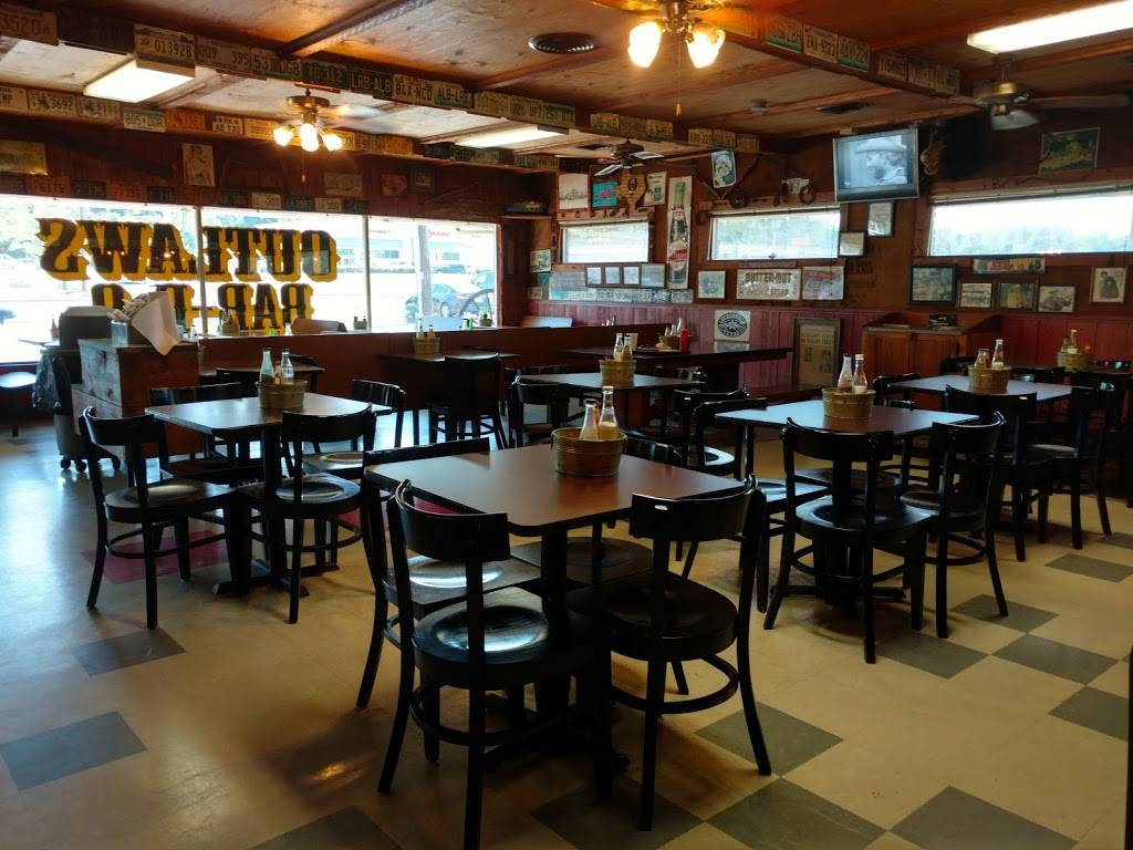 outlaws bar-b-que | restaurant | 100 W Ferguson Rd, Mt Pleasant, TX 75455, USA | 9035727860 OR +1 903-572-7860