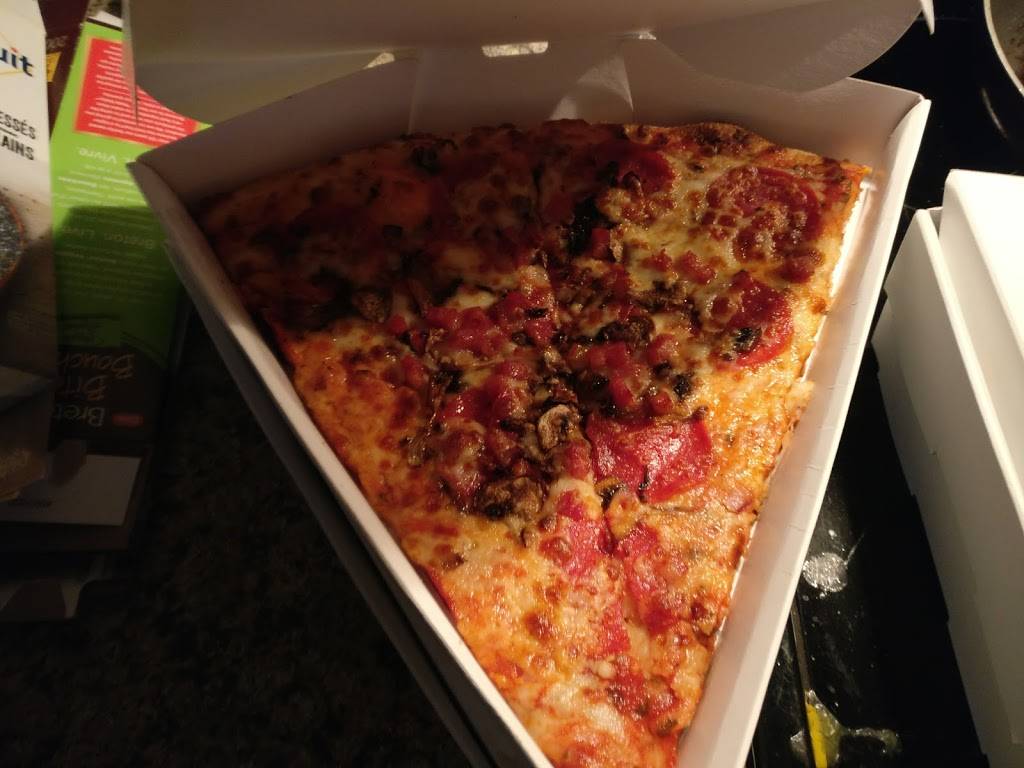 Davenport Pizza | restaurant | 615 Davenport Rd, Waterloo, ON N2V 2G2, Canada | 5197254404 OR +1 519-725-4404