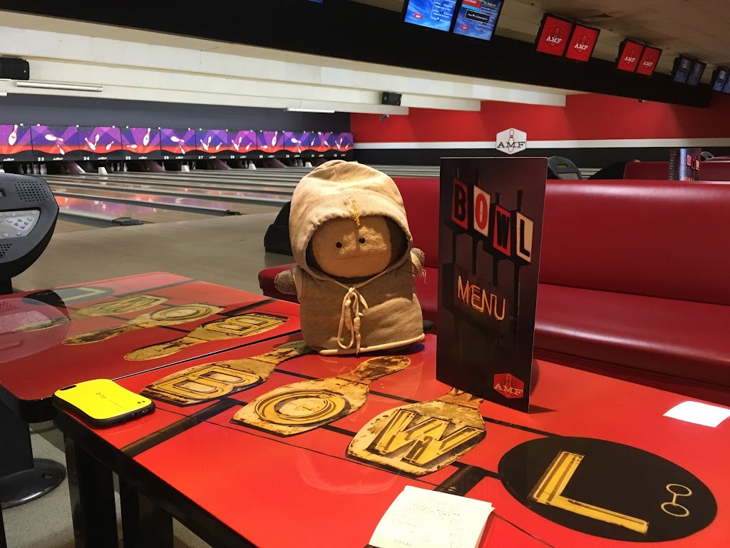 AMF College Lanes | restaurant | 10201 College Blvd, Overland Park, KS 66210, USA | 9134516400 OR +1 913-451-6400