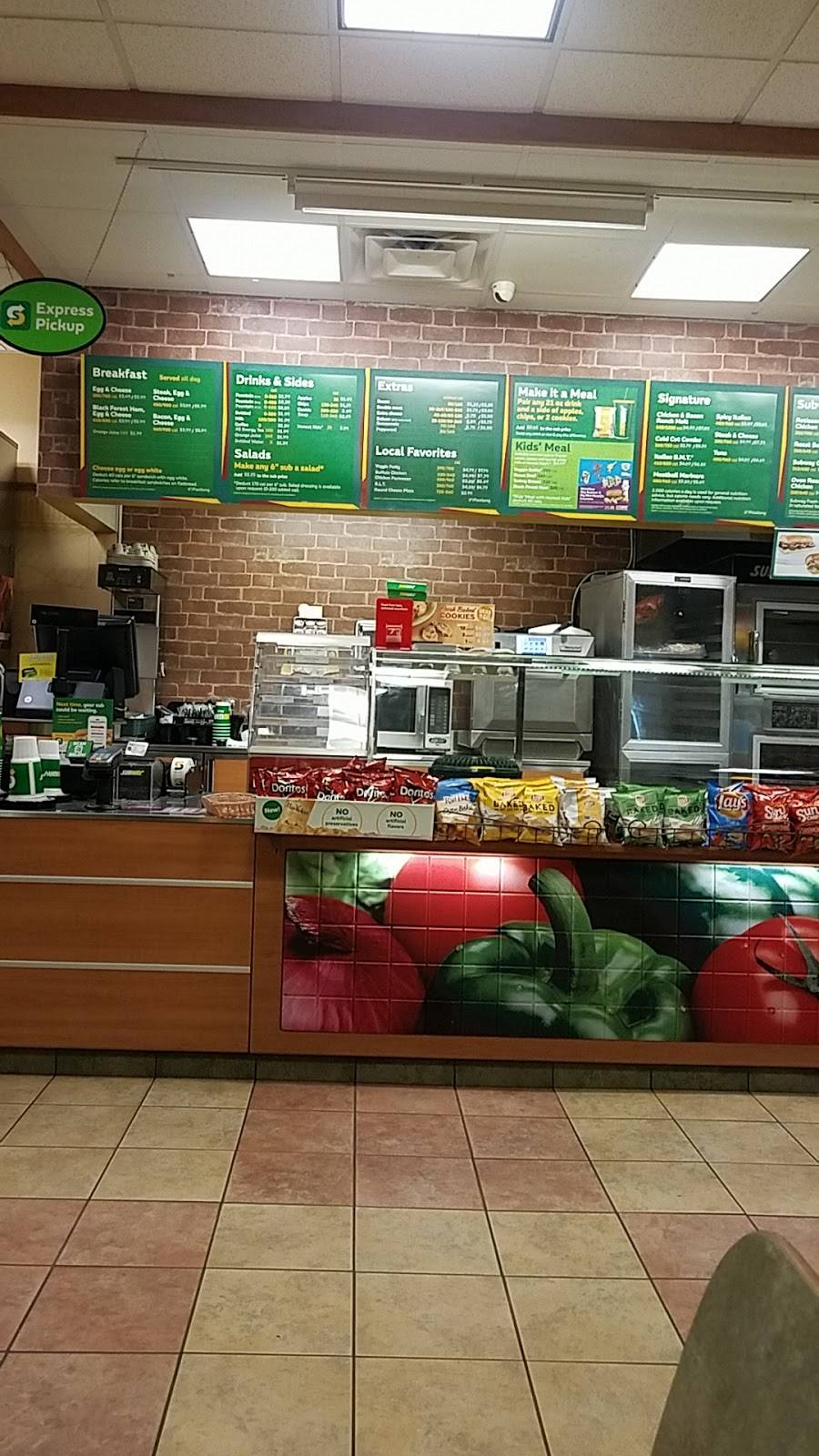 Subway | restaurant | 233 NJ-33, Hamilton Township, NJ 08619, USA | 6095869700 OR +1 609-586-9700