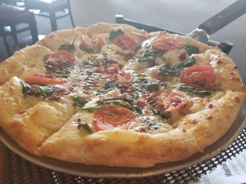 Salty Dog Bluffton Restaurant and Pizza | restaurant | 1414 Fording Island Rd B160, Bluffton, SC 29910, USA | 8438373344 OR +1 843-837-3344