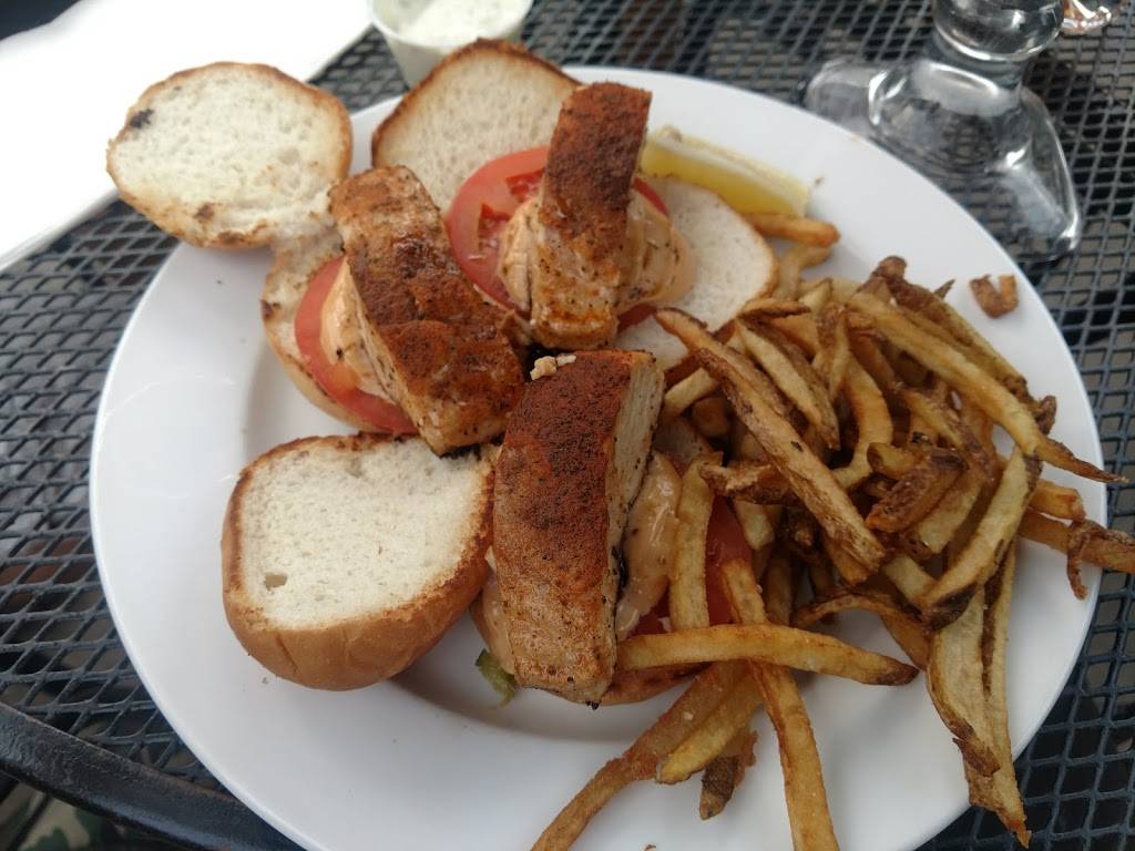 Kitty OReillys Irish Pub | restaurant | 59 E Oak St, Sturgeon Bay, WI 54235, USA | 9207437441 OR +1 920-743-7441