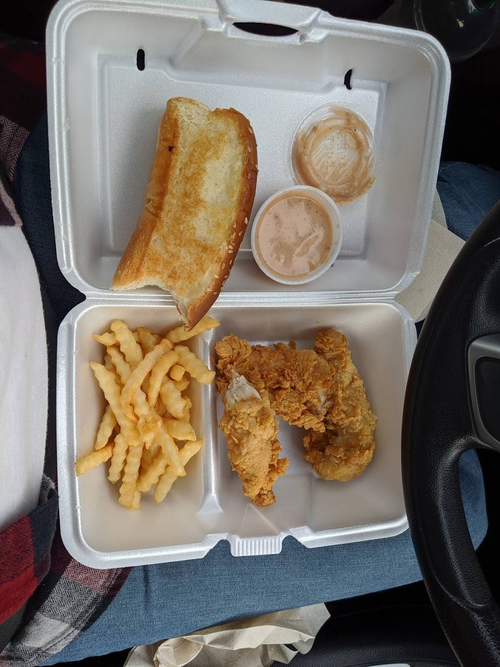 Raising Canes Chicken Fingers | meal takeaway | 18200 Cottonwood Dr, Parker, CO 80138, USA | 3038411207 OR +1 303-841-1207