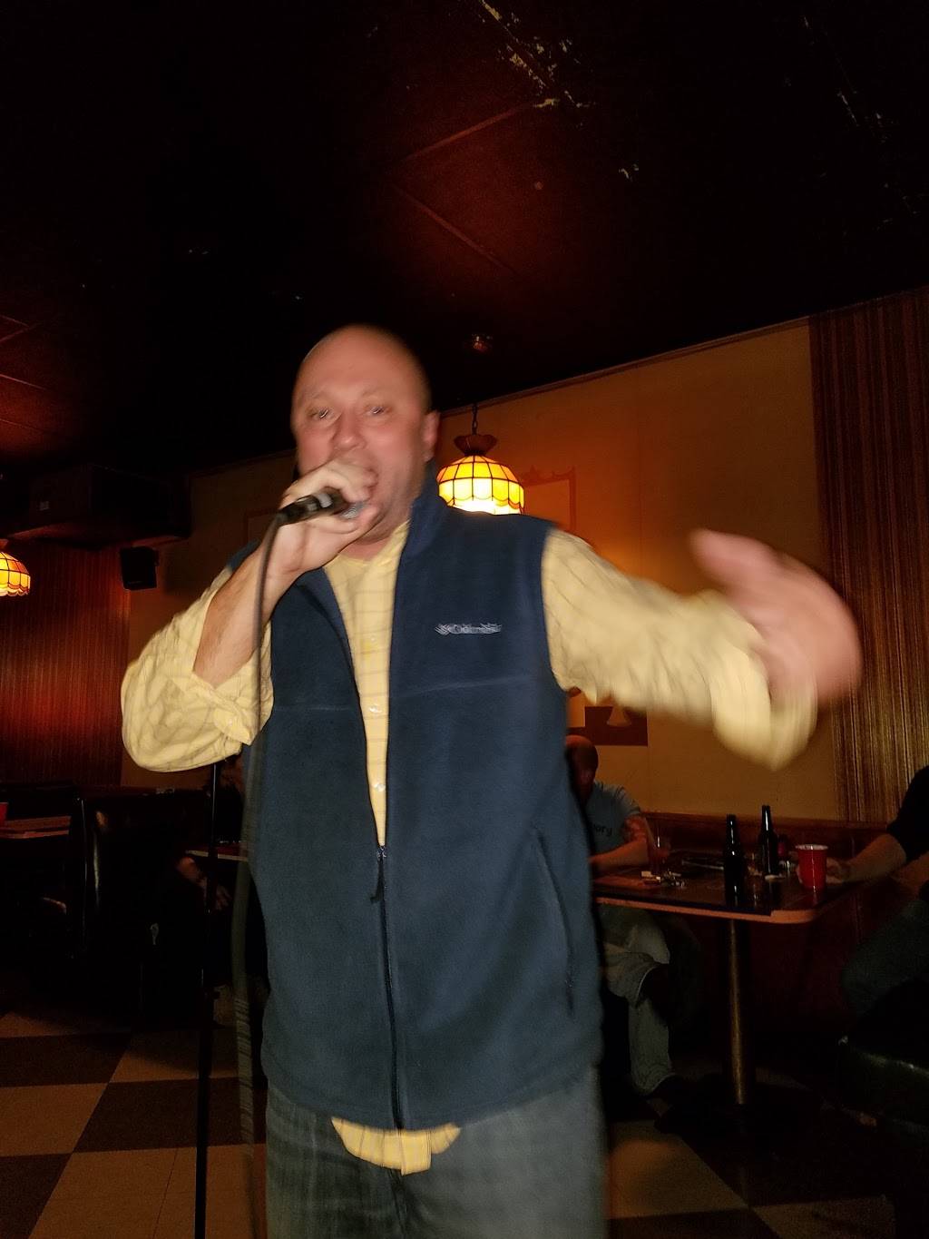 Hikes Point Bar & Lounge | restaurant | 3937 Taylorsville Rd, Louisville, KY 40220, USA | 5024565301 OR +1 502-456-5301