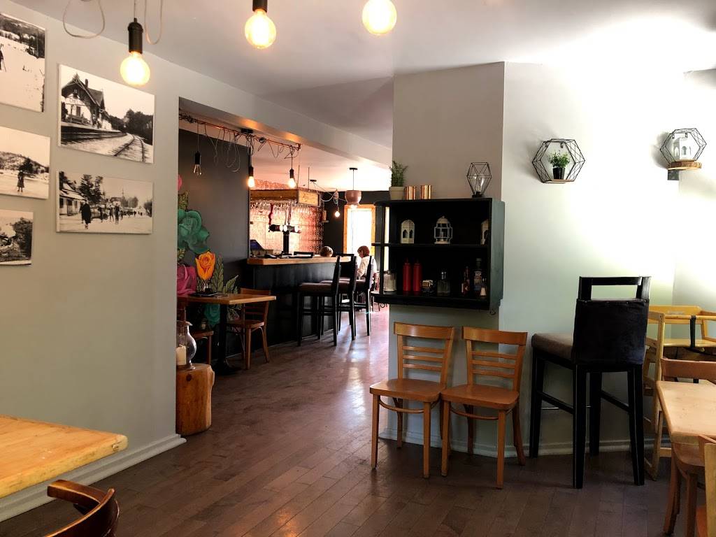 Bistro 827 | restaurant | 168 Chemin Old Chelsea, Chelsea, QC J9B 1J3, Canada | 8198279118 OR +1 819-827-9118