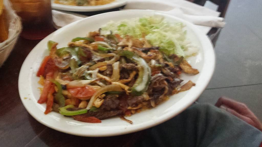 Tios Bar & Grill | restaurant | 1135 Herschel Bess Blvd, Poplar Bluff, MO 63901, USA | 5737780217 OR +1 573-778-0217