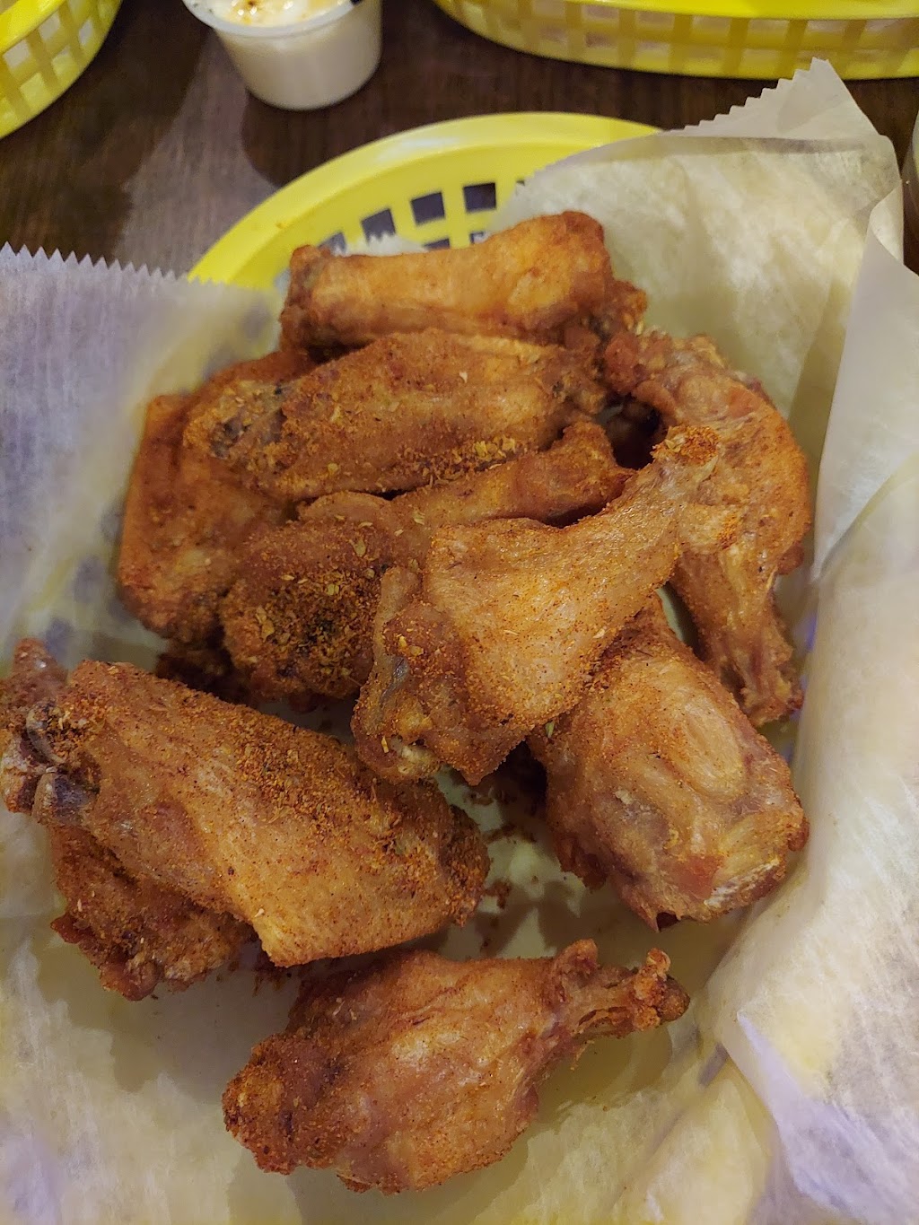 Around the Corner Saloon & Cafe | restaurant | 18616 Detroit Ave, Lakewood, OH 44107, USA | 2165214413 OR +1 216-521-4413