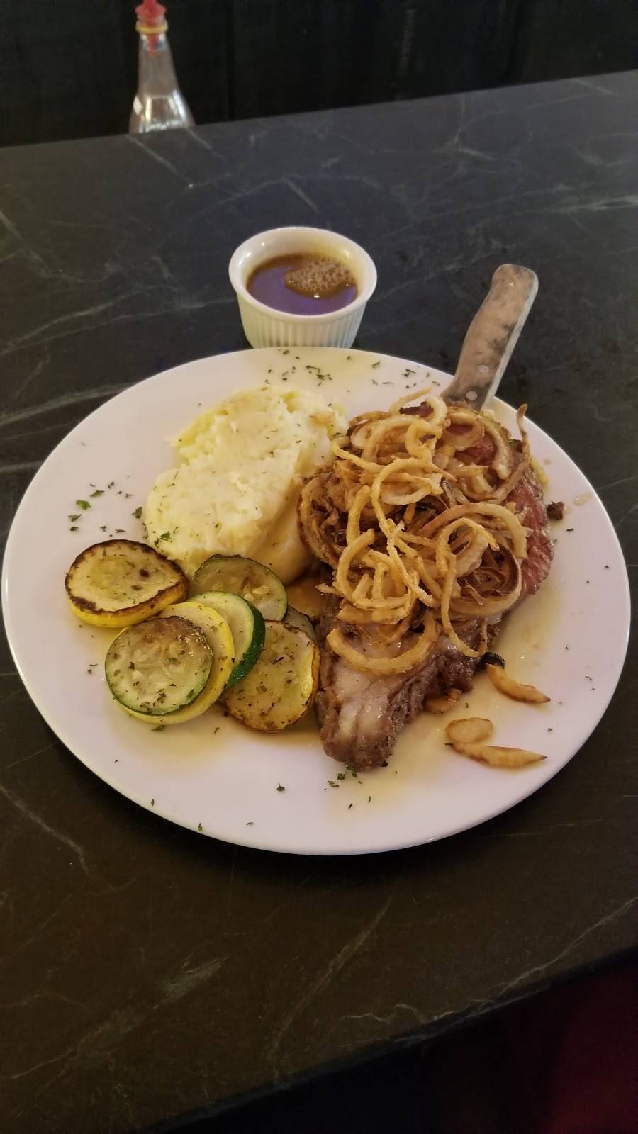 Blue Cat Bistro | restaurant | 575 Main St, Castleton, VT 05735, USA | 8024682791 OR +1 802-468-2791